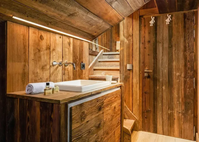 Maison Du Roi - Happy