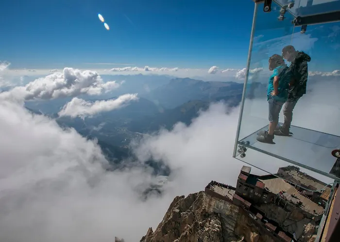 Maison Du Roi - Happy